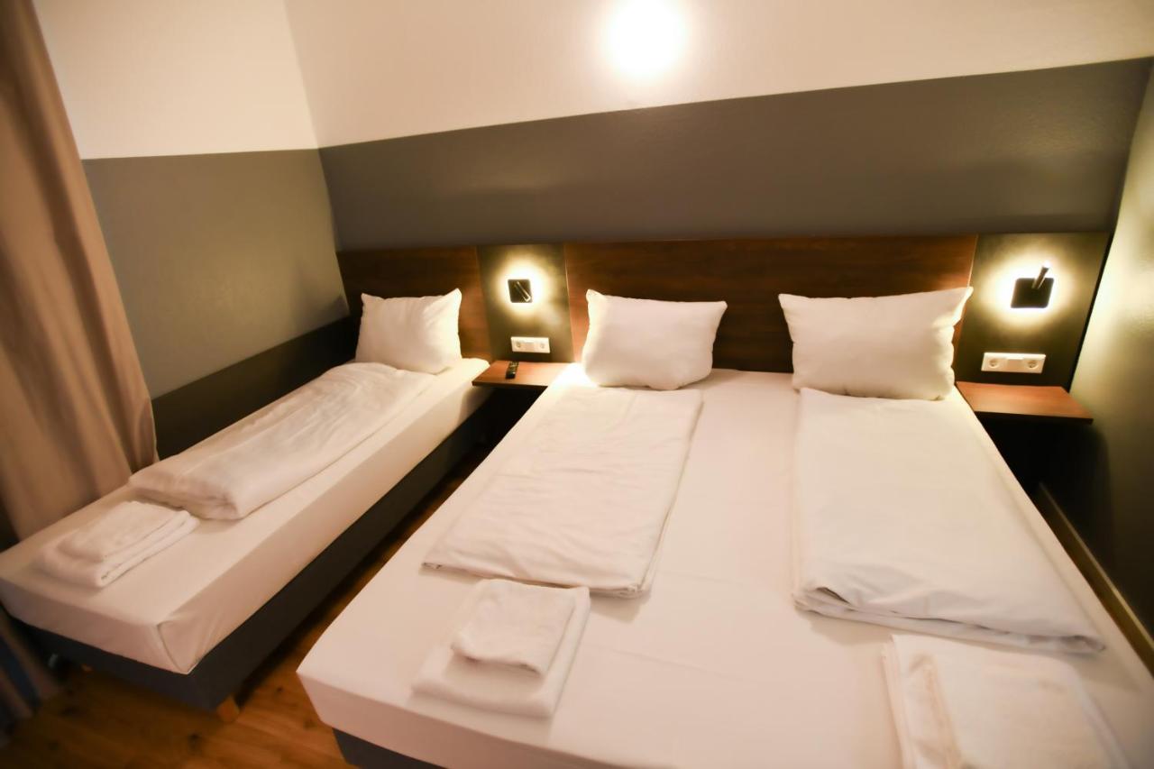 Hotel Apadana Frankfurt Frankfurt am Main ภายนอก รูปภาพ