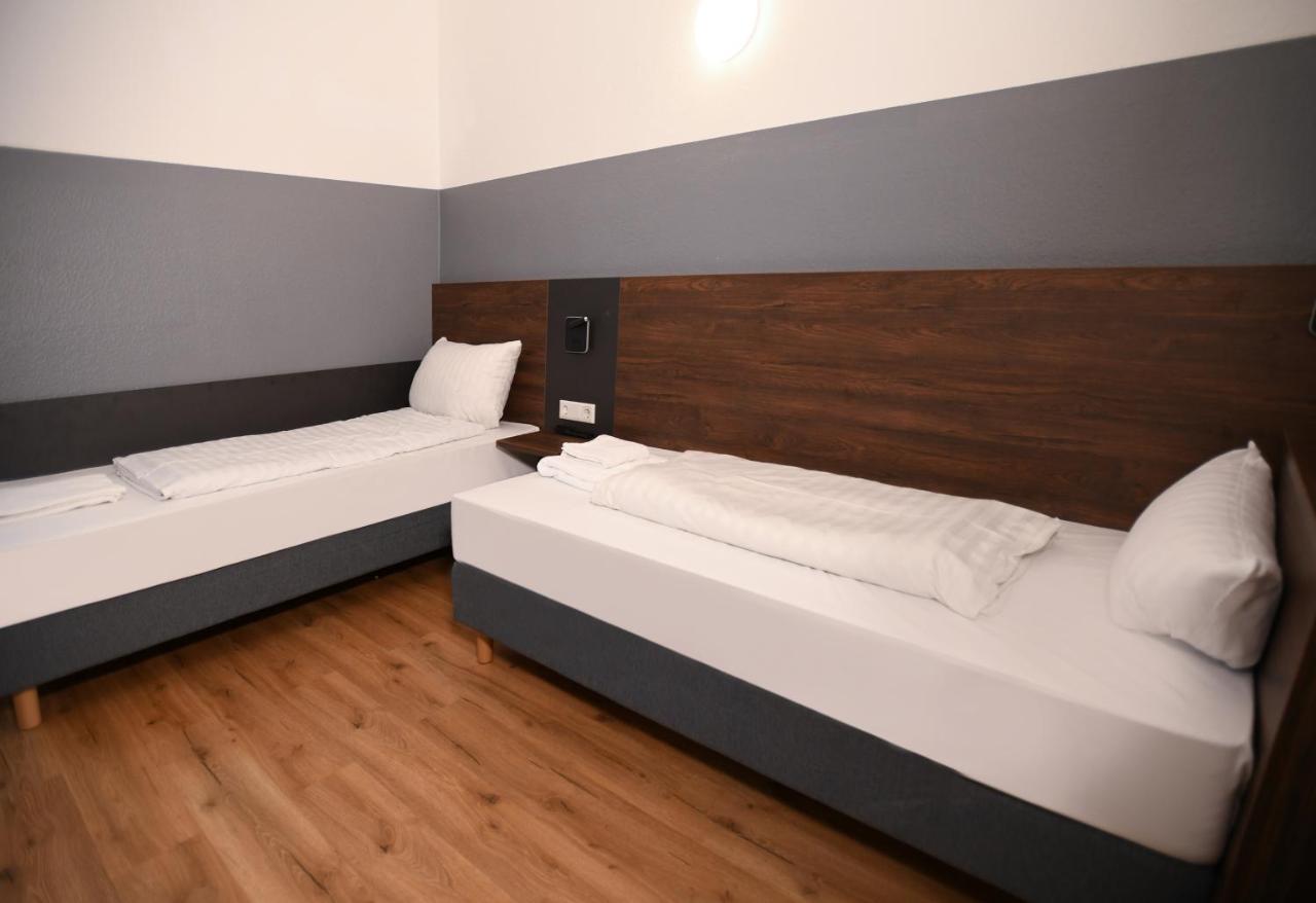 Hotel Apadana Frankfurt Frankfurt am Main ภายนอก รูปภาพ