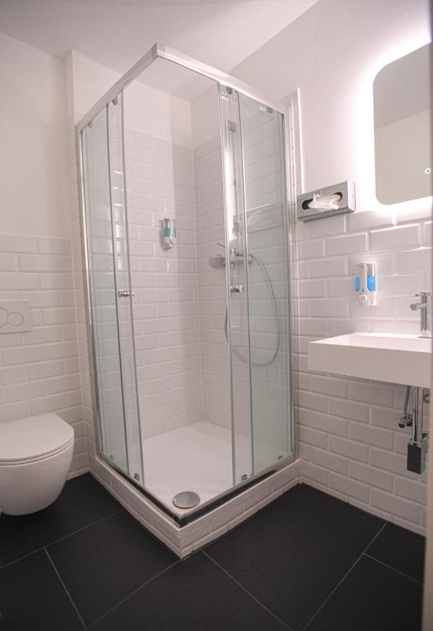 Hotel Apadana Frankfurt Frankfurt am Main ภายนอก รูปภาพ