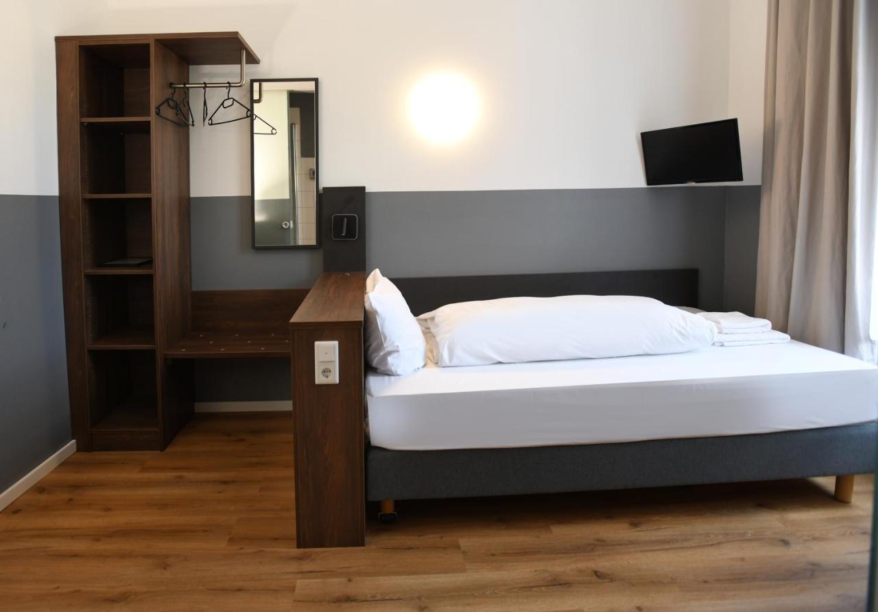 Hotel Apadana Frankfurt Frankfurt am Main ภายนอก รูปภาพ