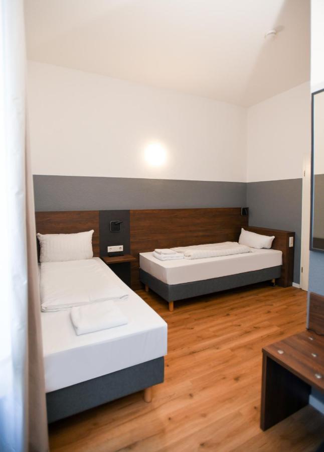 Hotel Apadana Frankfurt Frankfurt am Main ภายนอก รูปภาพ