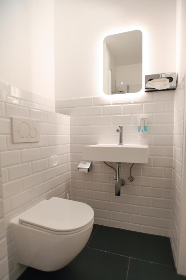 Hotel Apadana Frankfurt Frankfurt am Main ภายนอก รูปภาพ