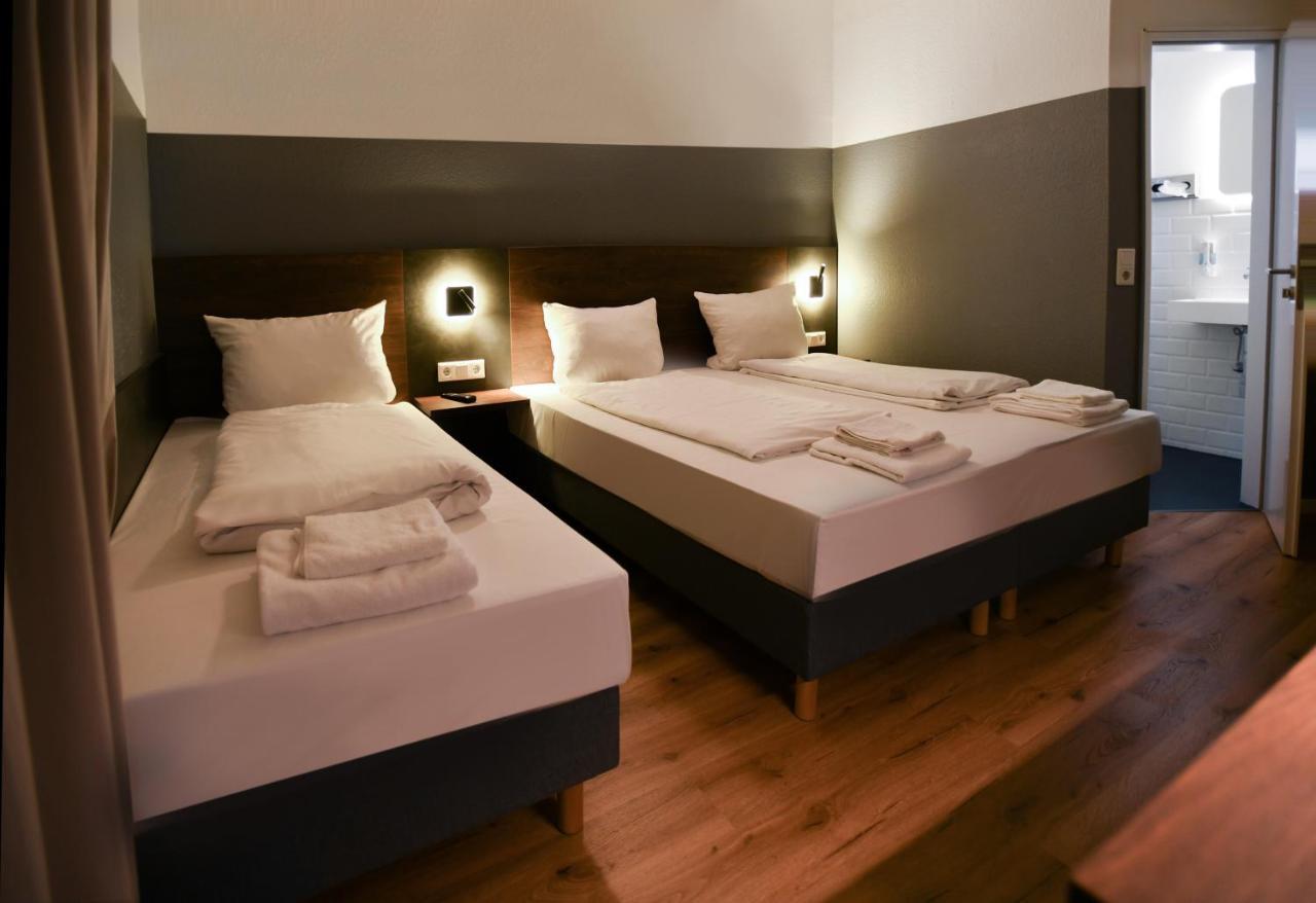 Hotel Apadana Frankfurt Frankfurt am Main ภายนอก รูปภาพ