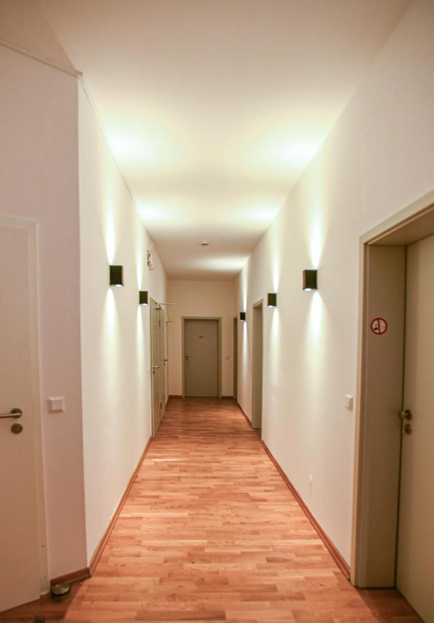 Hotel Apadana Frankfurt Frankfurt am Main ภายนอก รูปภาพ