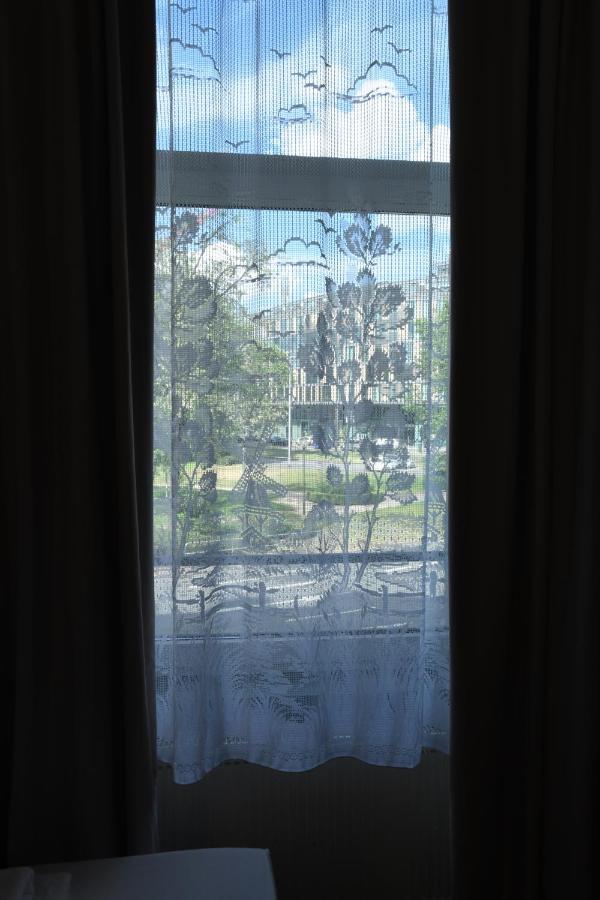 Hotel Apadana Frankfurt Frankfurt am Main ภายนอก รูปภาพ