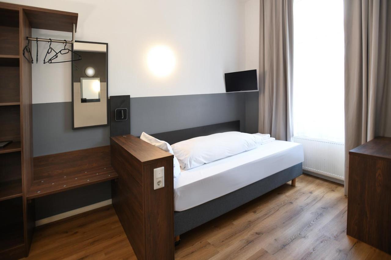 Hotel Apadana Frankfurt Frankfurt am Main ภายนอก รูปภาพ