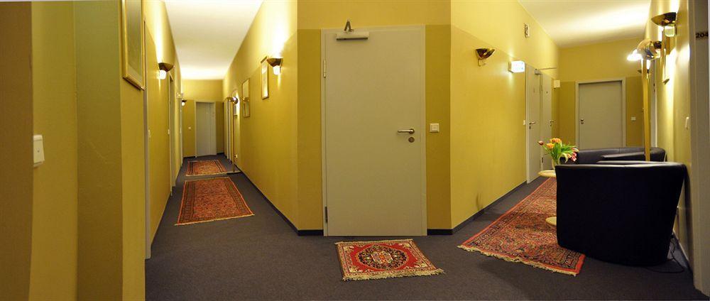 Hotel Apadana Frankfurt Frankfurt am Main ภายนอก รูปภาพ