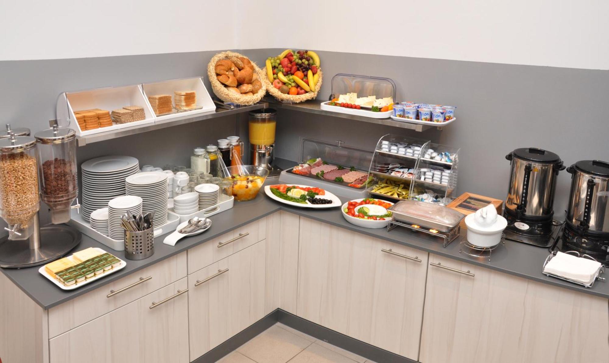Hotel Apadana Frankfurt Frankfurt am Main ภายนอก รูปภาพ