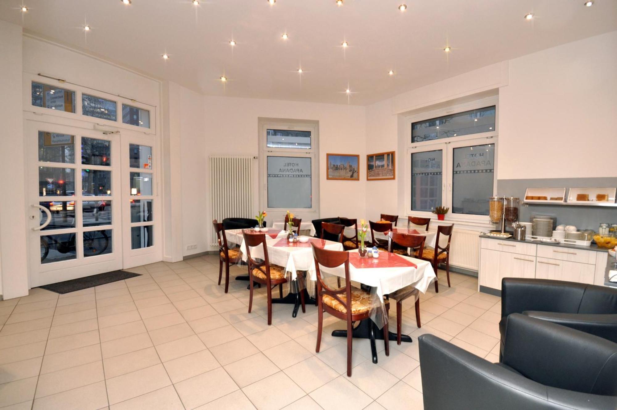 Hotel Apadana Frankfurt Frankfurt am Main ภายนอก รูปภาพ
