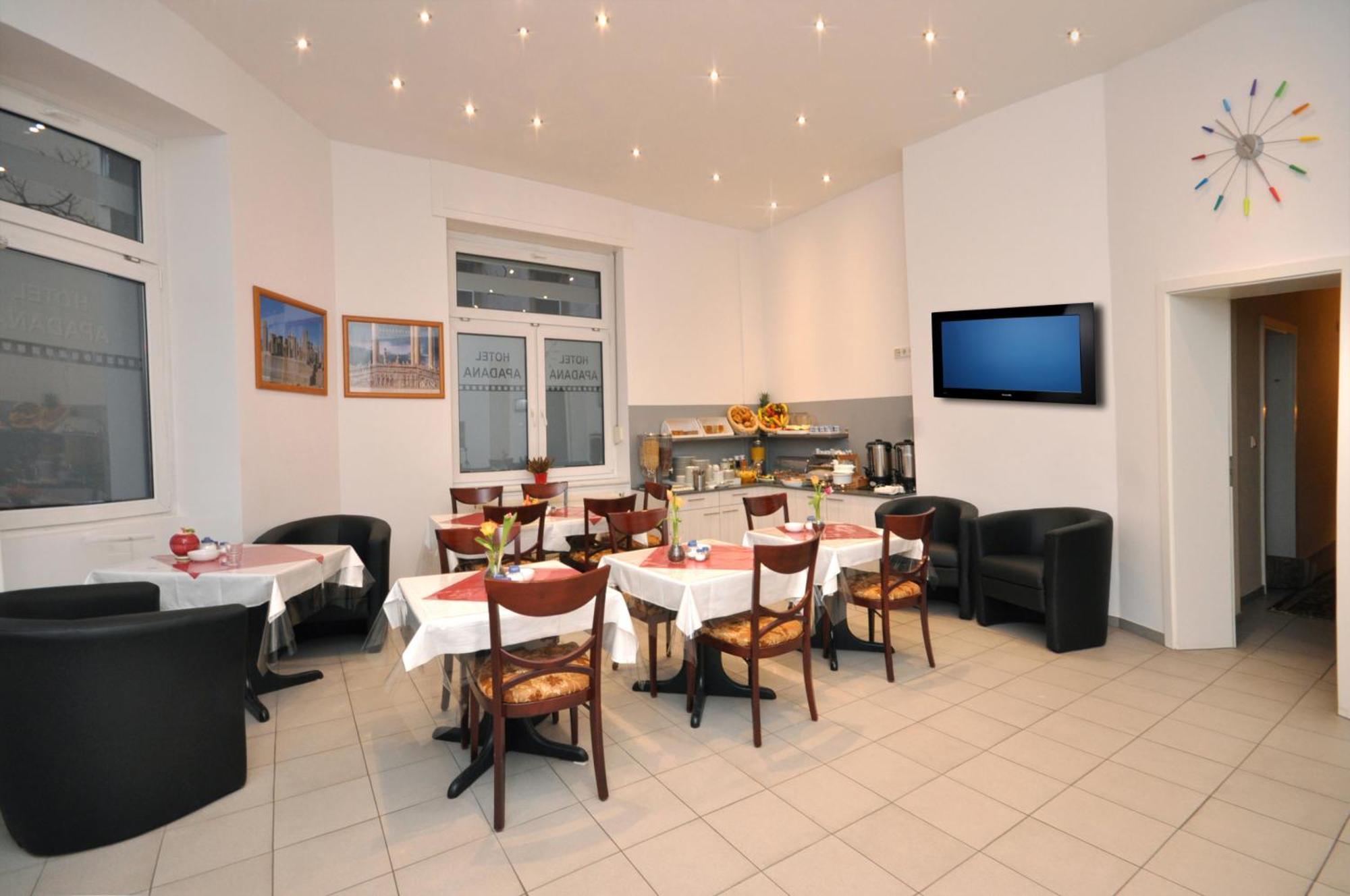 Hotel Apadana Frankfurt Frankfurt am Main ภายนอก รูปภาพ