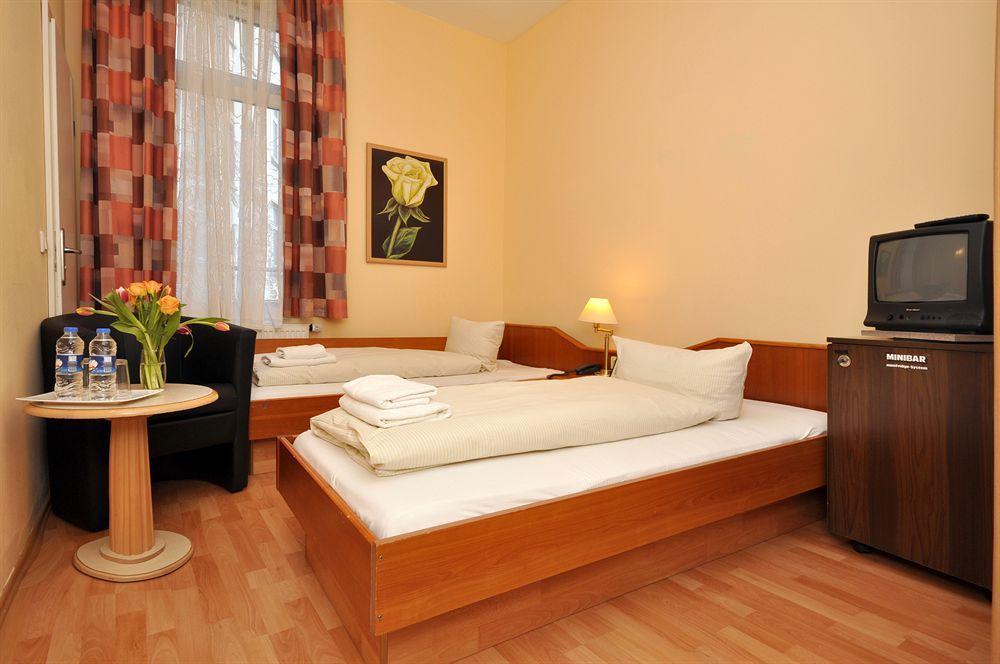 Hotel Apadana Frankfurt Frankfurt am Main ภายนอก รูปภาพ